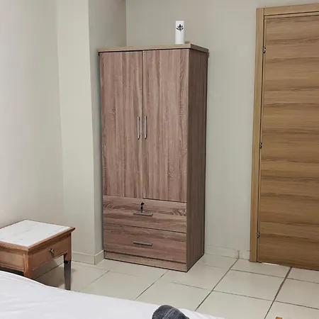 Alekas Garden View 아파트 *